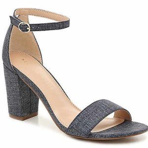 HP!! 🎊🎉 EUC blue denim sandals size 7.5!